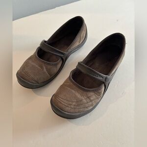 CROCS Mary Jane Brown Shoes